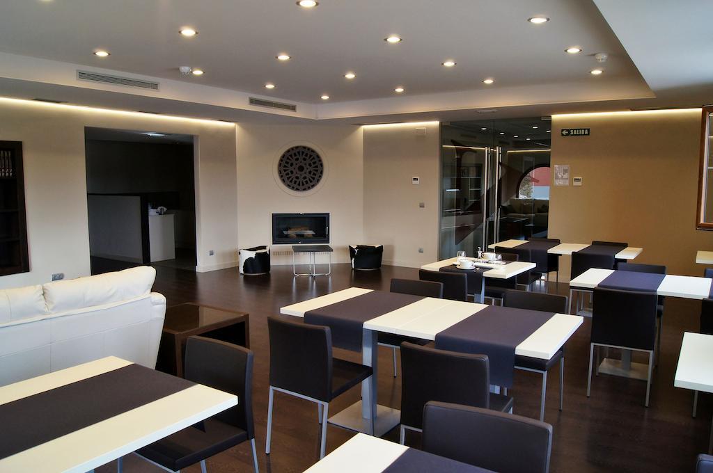 Hotel Rural Valdorba Sansoain ภายนอก รูปภาพ